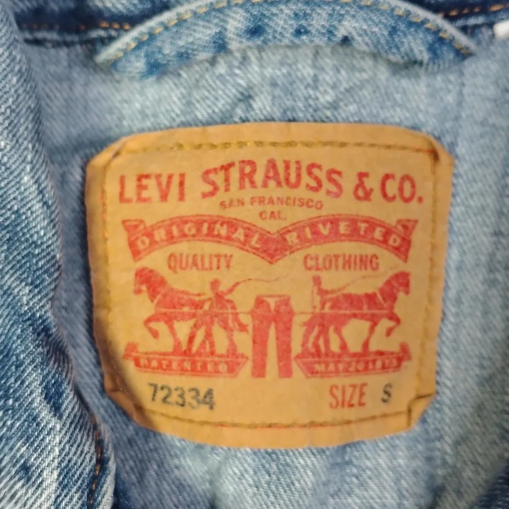 Levi's Men Trucker Jacket S Blue Denim 72334 Light Wash Classic Jean Jacket - Picture 3 of 12